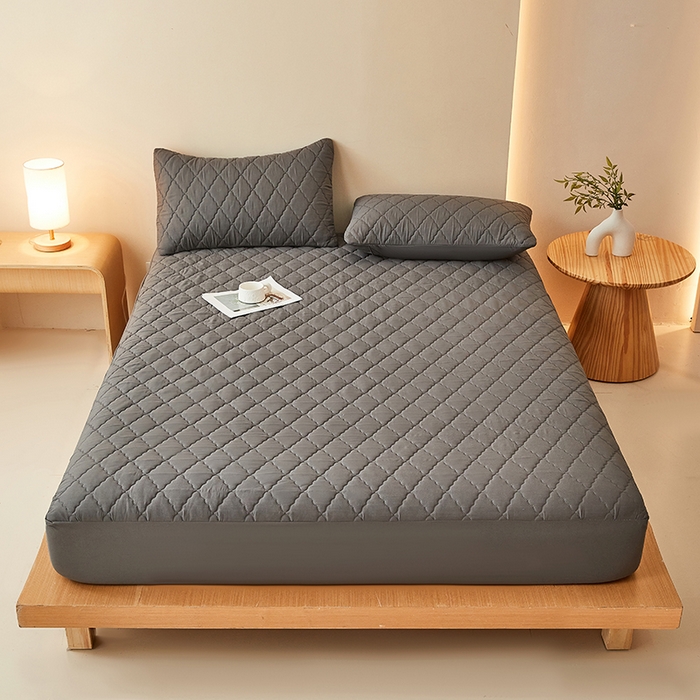 91家纺网 家纺一手货源 找家纺 衿成家纺 2025新款跨境电商热款菱形格夹棉防水床笠支持大佬价跑量多尺寸可做-单床笠 L-深灰