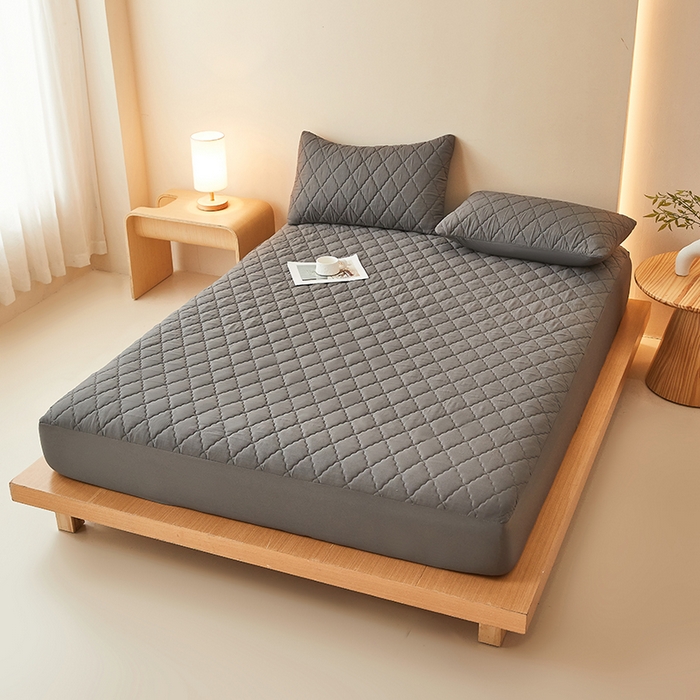 91家纺网 家纺一手货源 找家纺 衿成家纺 2025新款跨境电商热款菱形格夹棉防水床笠支持大佬价跑量多尺寸可做-单床笠 L-深灰