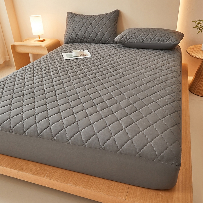 91家纺网 家纺一手货源 找家纺 衿成家纺 2025新款跨境电商热款菱形格夹棉防水床笠支持大佬价跑量多尺寸可做-单床笠 L-深灰