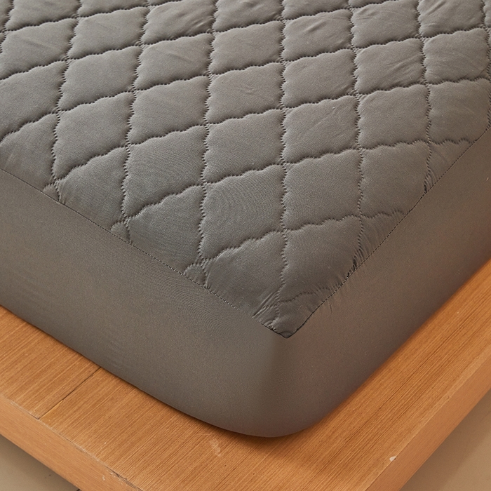 91家纺网 家纺一手货源 找家纺 衿成家纺 2025新款跨境电商热款菱形格夹棉防水床笠支持大佬价跑量多尺寸可做-单床笠 L-深灰