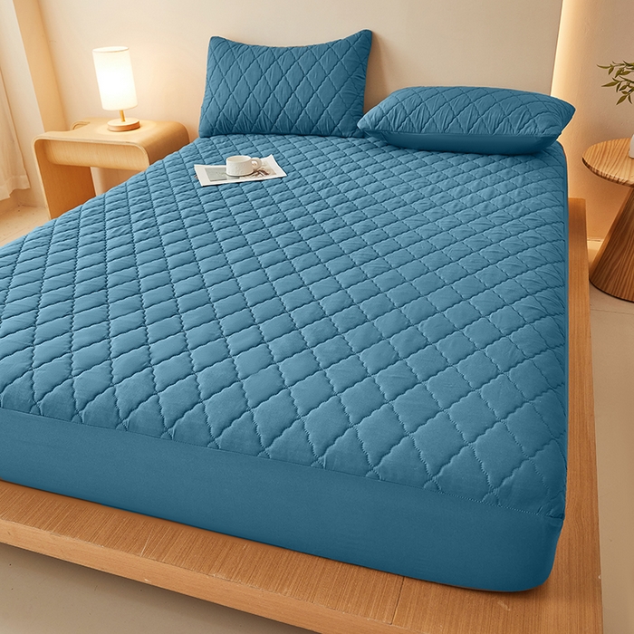 91家纺网 家纺一手货源 找家纺 衿成家纺 2025新款跨境电商热款菱形格夹棉防水床笠支持大佬价跑量多尺寸可做-单床笠 L-深蓝