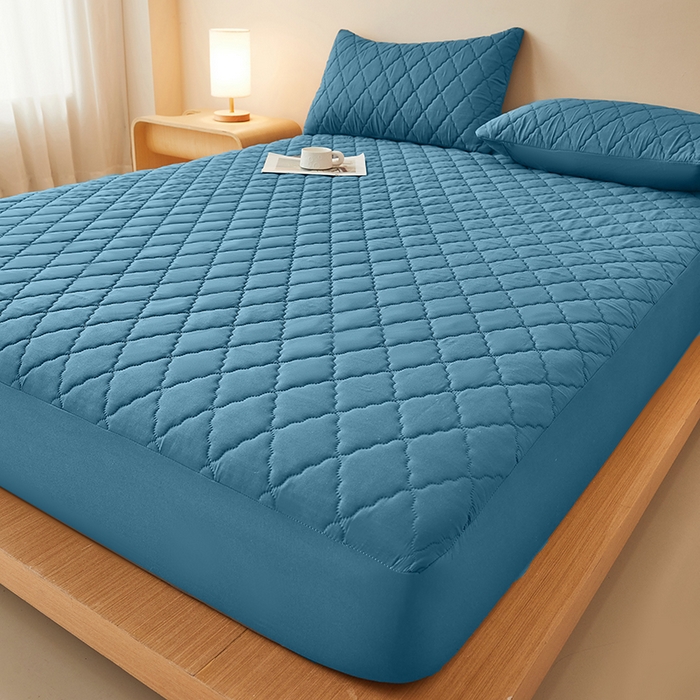 91家纺网 家纺一手货源 找家纺 衿成家纺 2025新款跨境电商热款菱形格夹棉防水床笠支持大佬价跑量多尺寸可做-单床笠 L-深蓝