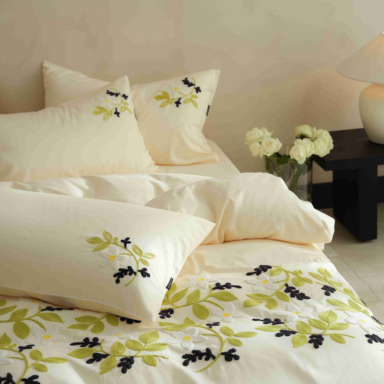 91家纺网 家纺一手货源 找家纺 秀色家纺 2025新款小清新60s长绒棉四件套纯棉全棉毛巾绣被套床单轻奢床品-网红风 绿叶白花