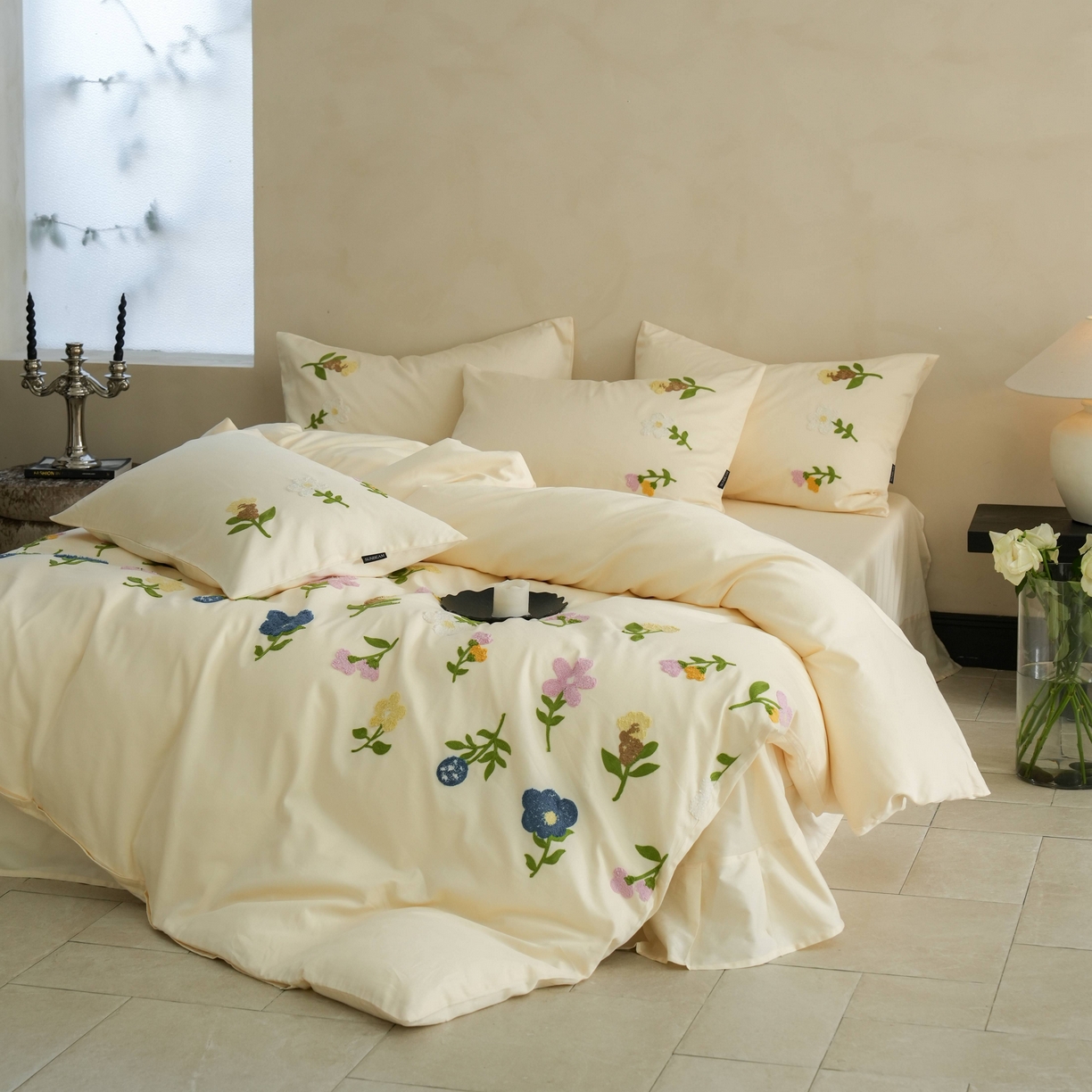 91家纺网 家纺一手货源 找家纺 秀色家纺 2025新款小清新60s长绒棉四件套纯棉全棉毛巾绣被套床单轻奢床品-网红风 小苍兰