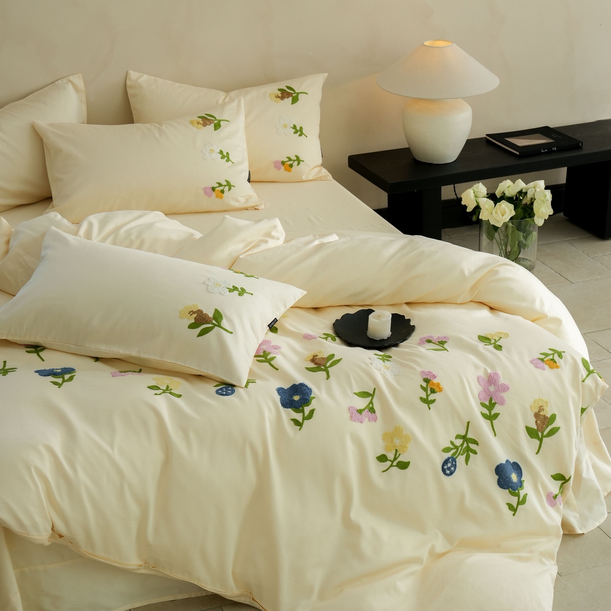 91家纺网 家纺一手货源 找家纺 秀色家纺 2025新款小清新60s长绒棉四件套纯棉全棉毛巾绣被套床单轻奢床品-网红风 小苍兰