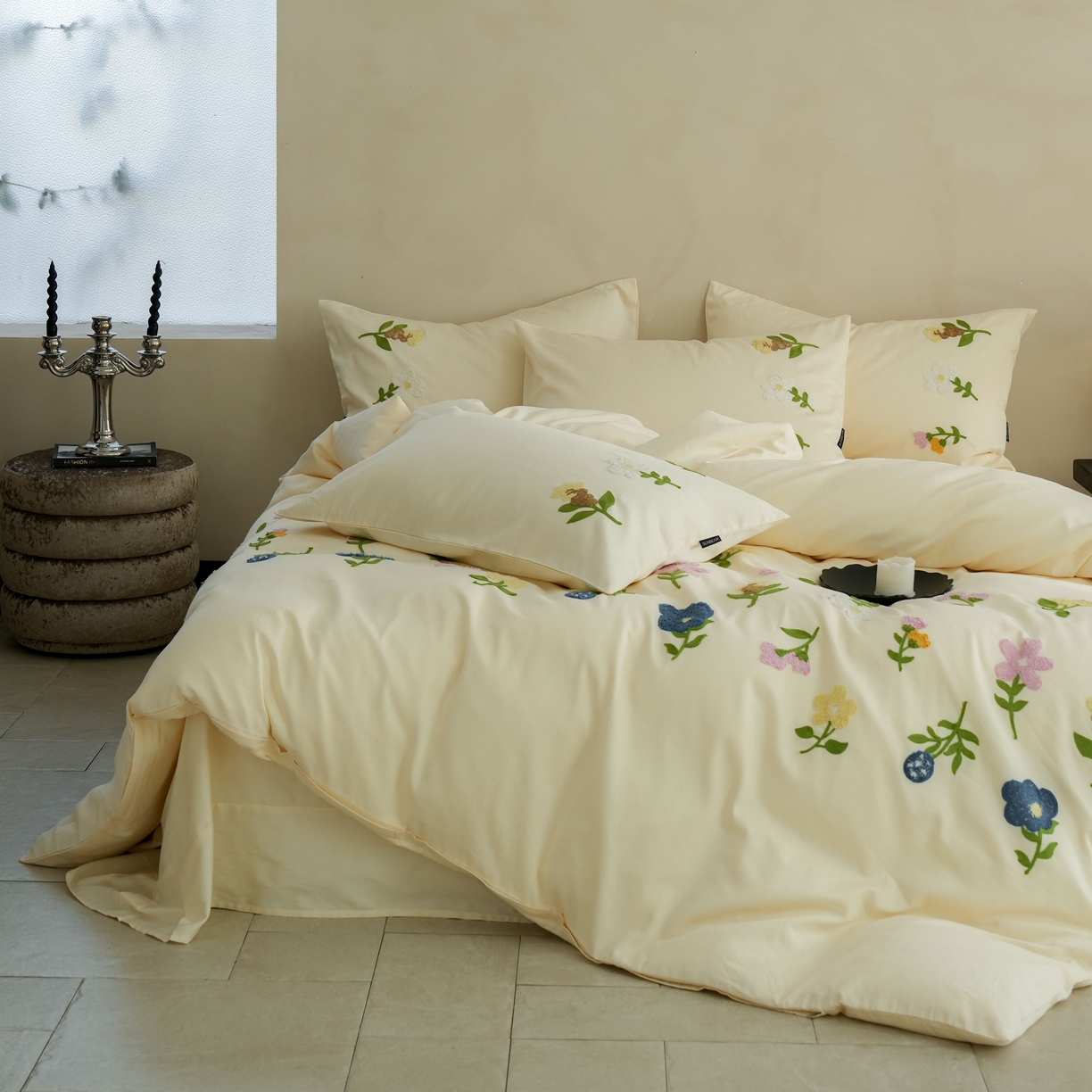 91家纺网 家纺一手货源 找家纺 秀色家纺 2025新款小清新60s长绒棉四件套纯棉全棉毛巾绣被套床单轻奢床品-网红风 小苍兰