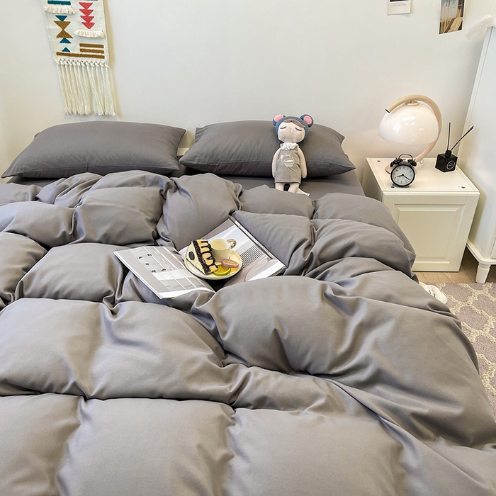 91家纺网 家纺一手货源 找家纺 悦织湾家纺 2025新款水洗棉亲肤纯色双拼AB版双面两用轻奢风床上用品四件套学生宿舍三件套 纯色浅灰