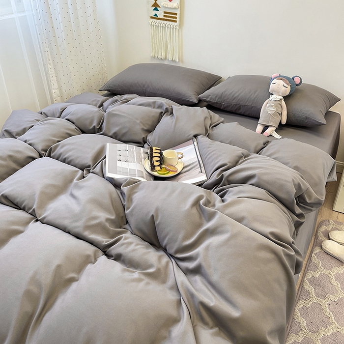 91家纺网 家纺一手货源 找家纺 悦织湾家纺 2025新款水洗棉亲肤纯色双拼AB版双面两用轻奢风床上用品四件套学生宿舍三件套 纯色浅灰