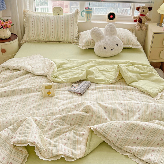 91家纺网 家纺一手货源 找家纺 一比一家纺 2025新款云感皱皱纱全棉花边款夏被四件套【控价109元】 白茶绿