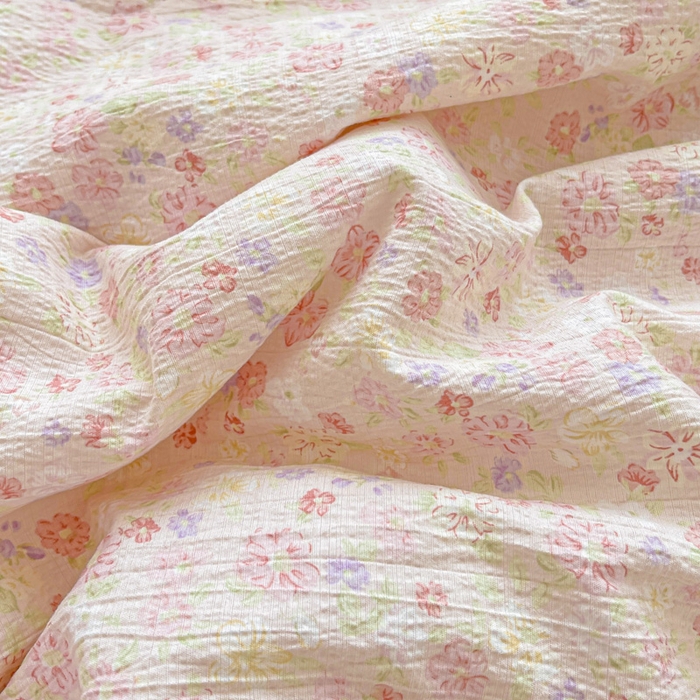 91家纺网 家纺一手货源 找家纺 一比一家纺 2025新款云感皱皱纱全棉花边款夏被四件套【控价109元】 桃花诺