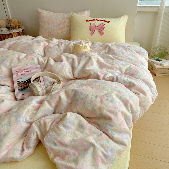 91家纺网 家纺一手货源 找家纺 丽涵家纺 2025新款全棉纯棉双层纱色织水洗棉毛巾绣四件套 花花兔-奶黄