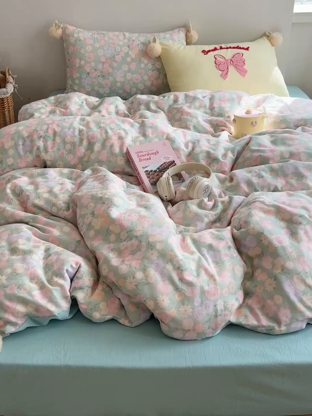 91家纺网 家纺一手货源 找家纺 丽涵家纺 2025新款全棉纯棉双层纱色织水洗棉毛巾绣四件套 花花兔-豆绿