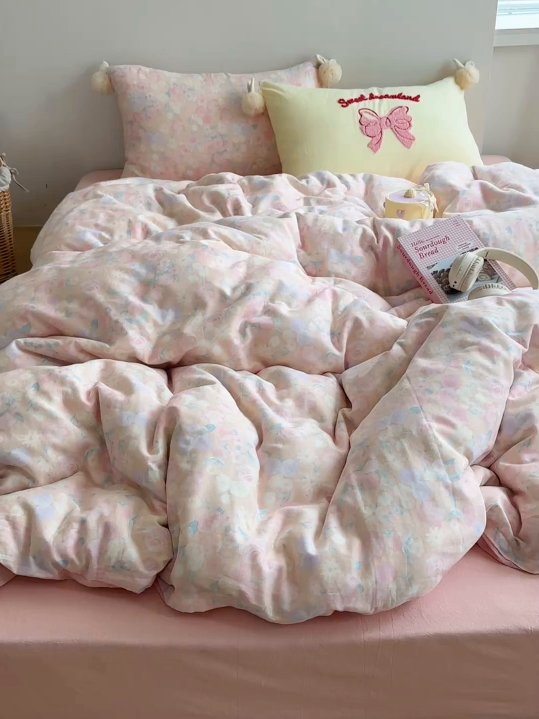 91家纺网 家纺一手货源 找家纺 丽涵家纺 2025新款全棉纯棉双层纱色织水洗棉毛巾绣四件套 花花兔-粉色