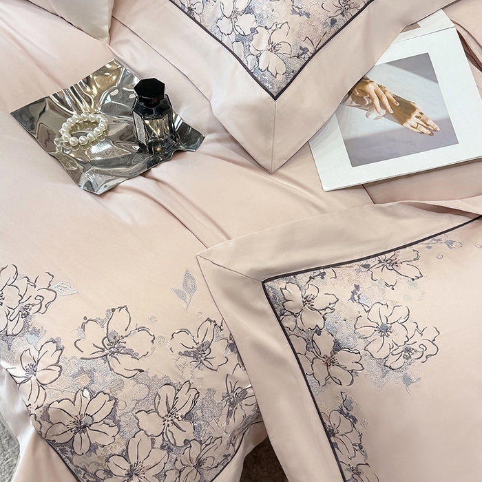 91家纺网 家纺一手货源 找家纺 （总）张公子婚庆馆 2025新款140支新疆长绒棉纯棉居家绣花拼角工艺系列四件套—秘境