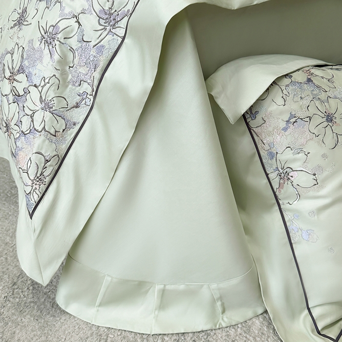 91家纺网 家纺一手货源 找家纺 张公子婚庆馆 2025新款140支新疆长绒棉纯棉居家绣花拼角工艺系列四件套—秘境 秘境-青草绿