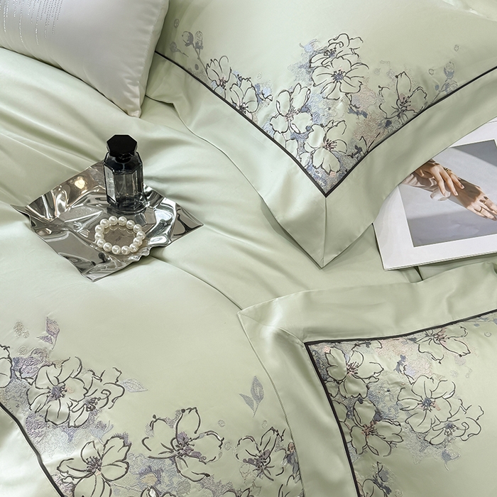 91家纺网 家纺一手货源 找家纺 张公子婚庆馆 2025新款140支新疆长绒棉纯棉居家绣花拼角工艺系列四件套—秘境 秘境-青草绿