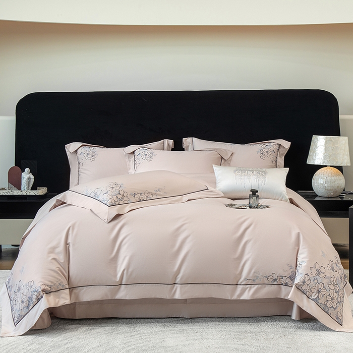 91家纺网 家纺一手货源 找家纺 （总）张公子婚庆馆 2025新款140支新疆长绒棉纯棉居家绣花拼角工艺系列四件套—秘境