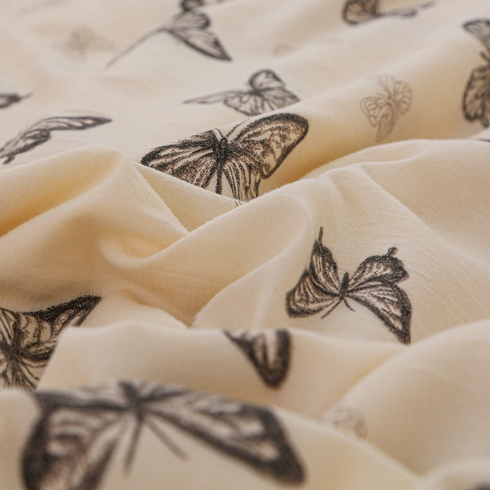 91家纺网 家纺一手货源 找家纺 薇玛仕 2025新款韩版宽边水洗棉大豆夏被赫本风亲肤柔软夏季薄被子 赫本-蝴蝶