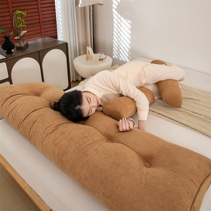 91家纺网 家纺一手货源 找家纺 沐沐家纺 2026新款小羊绒三角靠背带头枕 玳瑁黄