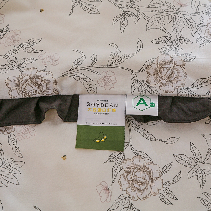 91家纺网 家纺一手货源 找家纺 薇玛仕 2025新款韩版宽边水洗棉大豆夏被赫本风亲肤柔软夏季薄被子 赫本-花下兔