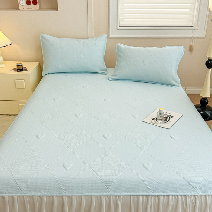 91家纺网 家纺一手货源 找家纺 布卢姆床垫 2025新款A类PE乙纶冰豆豆凉席床裙款 菱格爱心