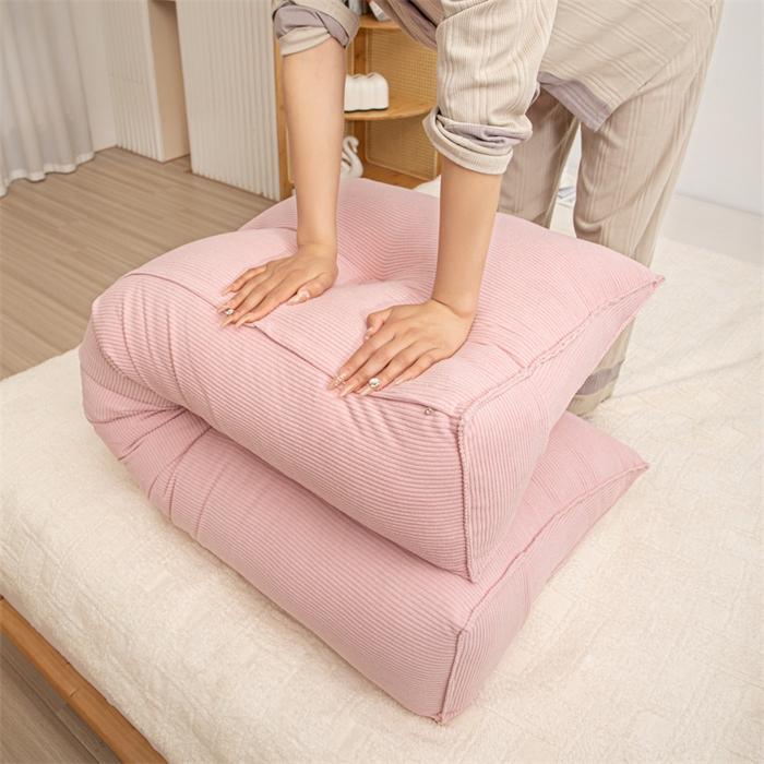 91家纺网 家纺一手货源 找家纺 沐沐家纺 2026新款灯芯绒三角靠背带头枕 樱花粉