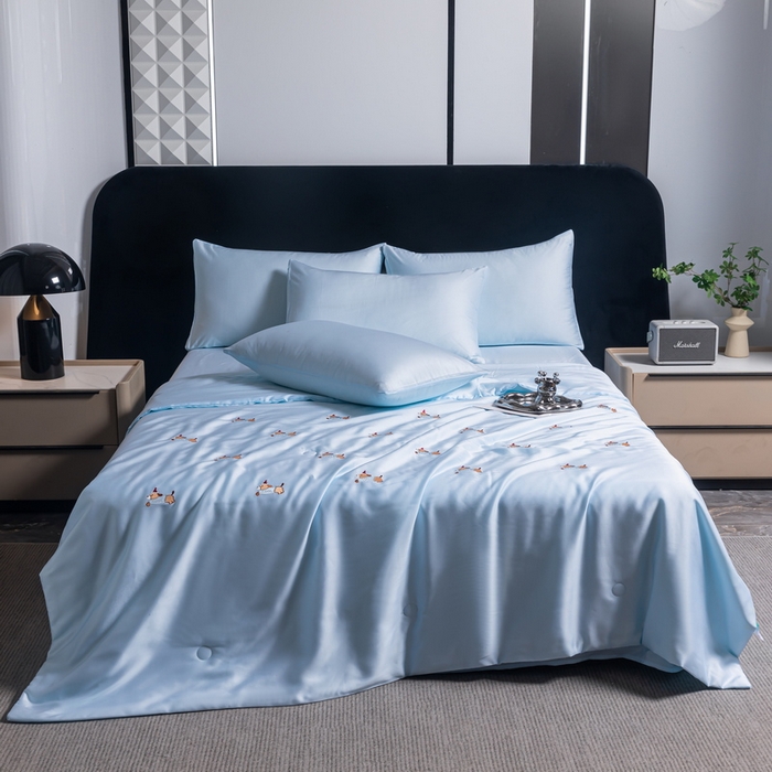 91家纺网 家纺一手货源 找家纺 梦镜家纺 2025新款A类水洗真丝夏被四件套-腊肠狗 腊肠狗水蓝