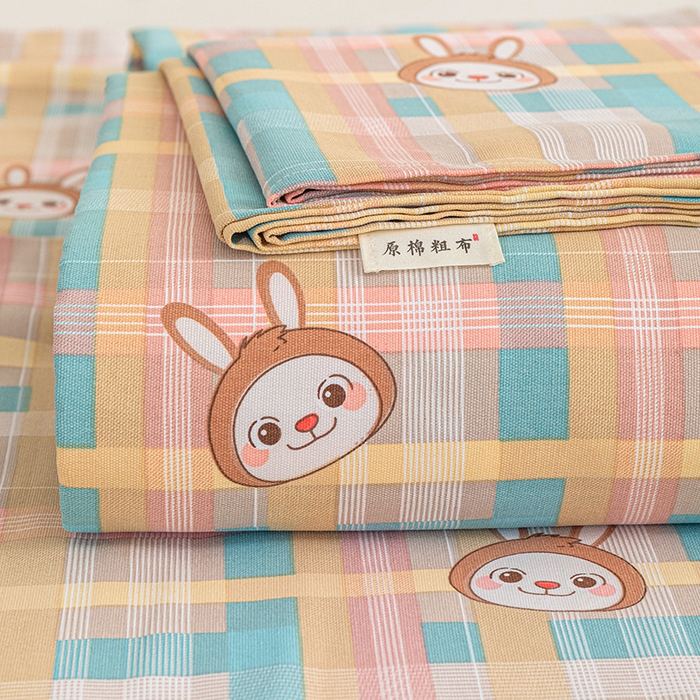 91家纺网 家纺一手货源 找家纺 芃成家纺 2025新款加厚老粗布床单 彩格兔