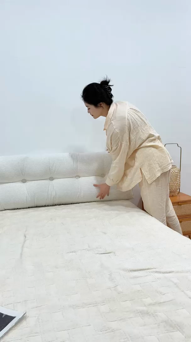 91家纺网 家纺一手货源 找家纺 沐沐家纺 2026新款灯芯绒三角靠背带头枕 白色