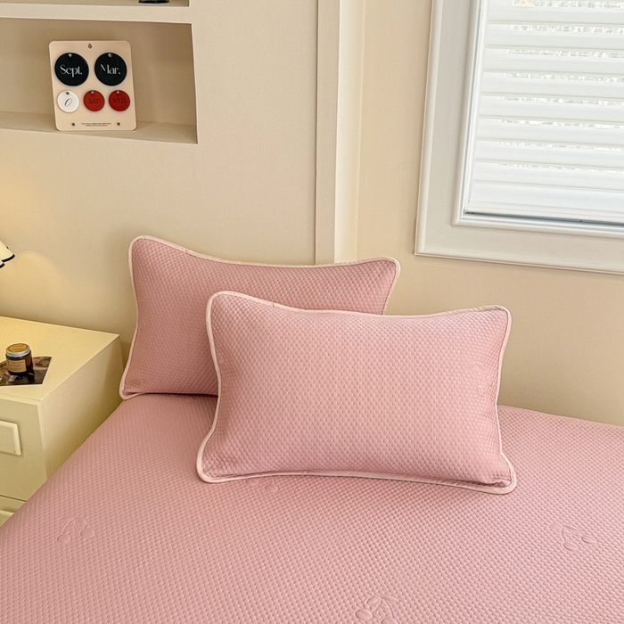 91家纺网 家纺一手货源 找家纺 布卢姆床垫 2025新款A类PE乙纶冰豆豆凉席床裙款 樱桃 粉