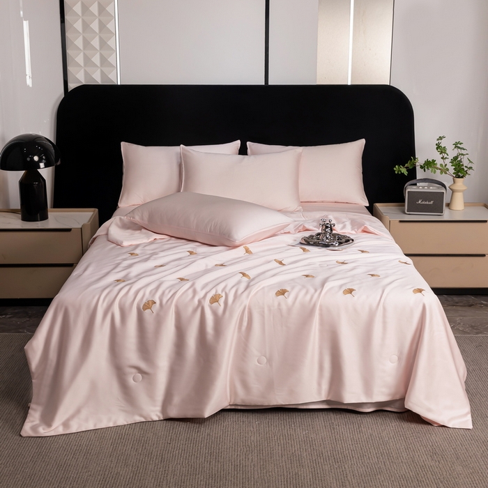 91家纺网 家纺一手货源 找家纺 梦镜家纺 2025新款A类水洗真丝夏被四件套-银树叶 银树叶粉色