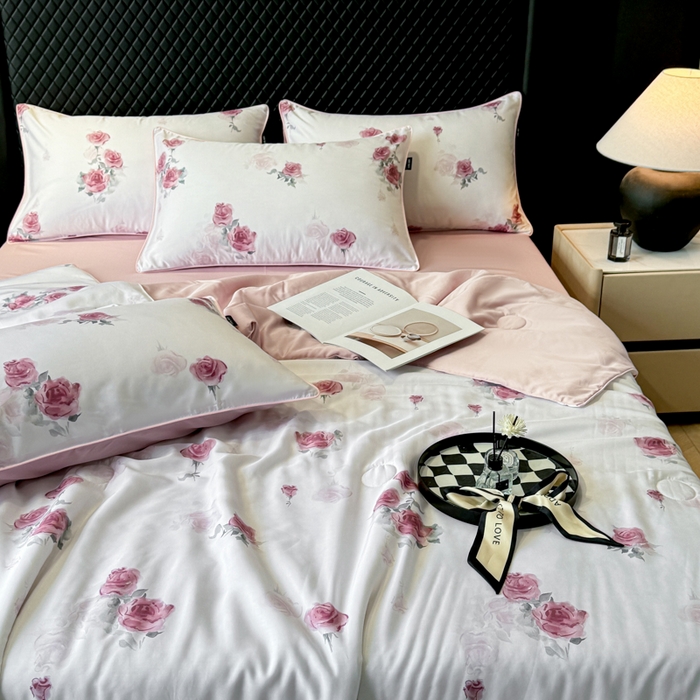 91家纺网 家纺一手货源 找家纺 芊寻家居 2025新款50支天丝数码麻绳款夏被四件套 玫瑰雅韵