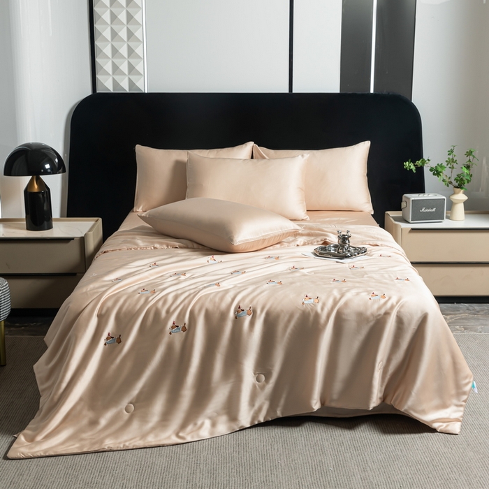 91家纺网 家纺一手货源 找家纺 梦镜家纺 2025新款A类水洗真丝夏被四件套-腊肠狗 腊肠狗香槟