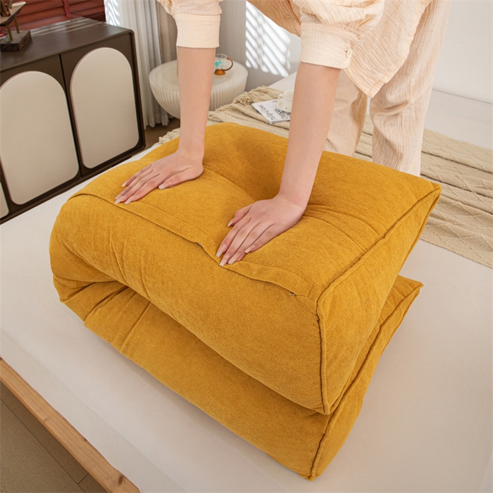 91家纺网 家纺一手货源 找家纺 沐沐家纺 2026新款小羊绒三角靠背带头枕 姜黄色