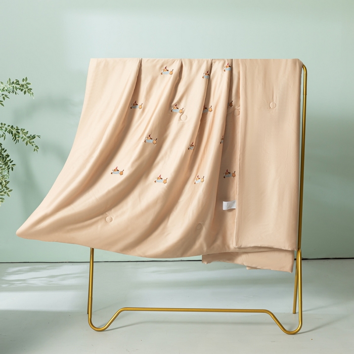 91家纺网 家纺一手货源 找家纺 梦镜家纺 2025新款A类水洗真丝夏被四件套-腊肠狗 腊肠狗香槟