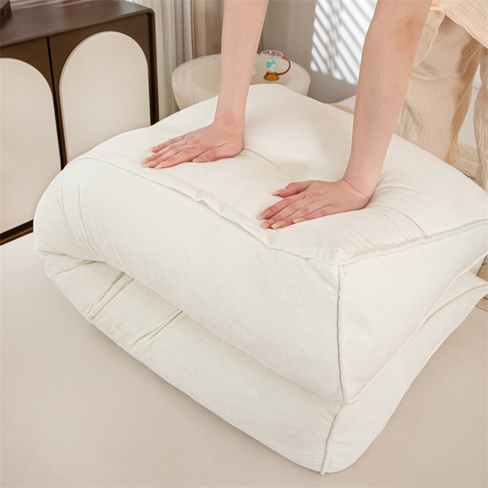 91家纺网 家纺一手货源 找家纺 沐沐家纺 2026新款小羊绒三角靠背带头枕 白色