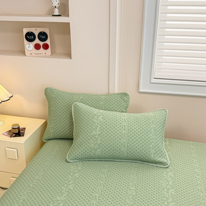 91家纺网 家纺一手货源 找家纺 布卢姆床垫 2025新款A类PE乙纶冰豆豆凉席床裙款 夏日藤萝 绿