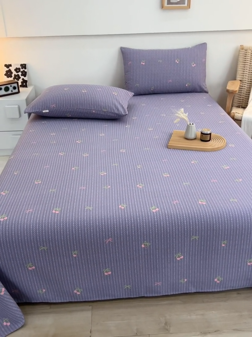 91家纺网 家纺一手货源 找家纺 芃成家纺 2025新款加厚老粗布床单 爱心樱桃