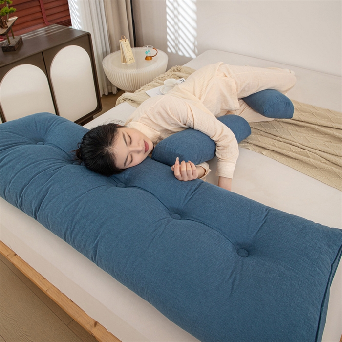 91家纺网 家纺一手货源 找家纺 沐沐家纺 2026新款雪尼绒三角靠背带头枕 孔雀蓝