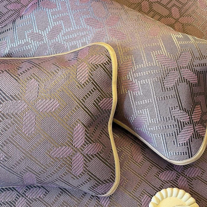 91家纺网 家纺一手货源 找家纺 网红馆（ck家纺） 2025新款可脱卸床裙款冰藤席-盛夏繁星 莲红