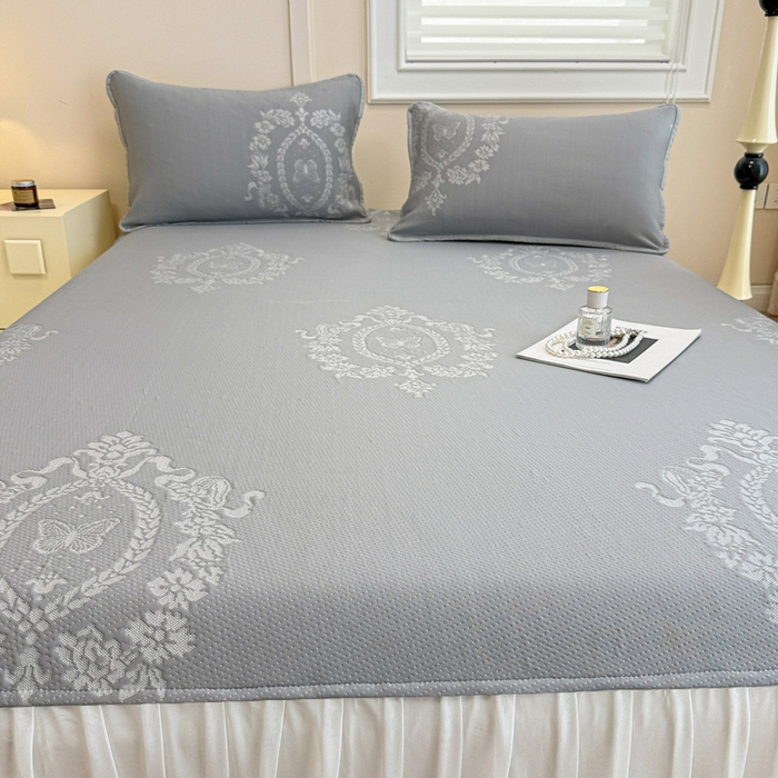 91家纺网 家纺一手货源 找家纺 布卢姆床垫 2025新款A类PE乙纶冰豆豆凉席床裙款 蝴蝶花镜 灰