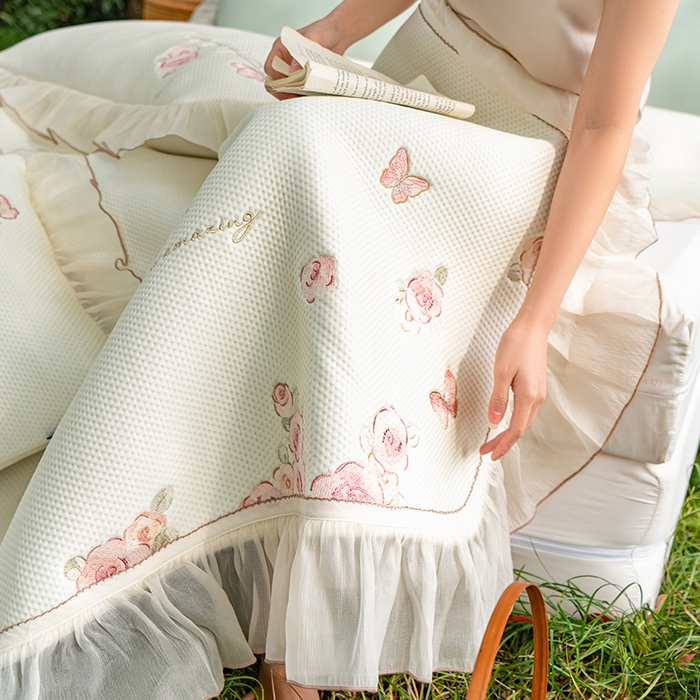 91家纺网 家纺一手货源 找家纺 禾时 2025新款高端A类母婴级加密加厚450g品牌凉感丝啵啵面料床盖三件套夹棉床单 奶油白