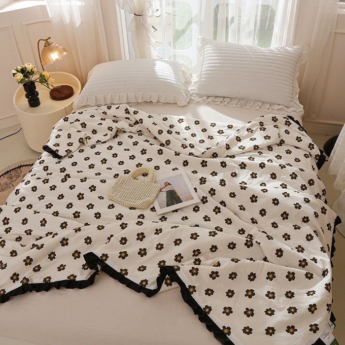 91家纺网 家纺一手货源 找家纺 薇玛仕 2025新款韩版宽边水洗棉大豆夏被赫本风亲肤柔软夏季薄被子 赫本-南薇