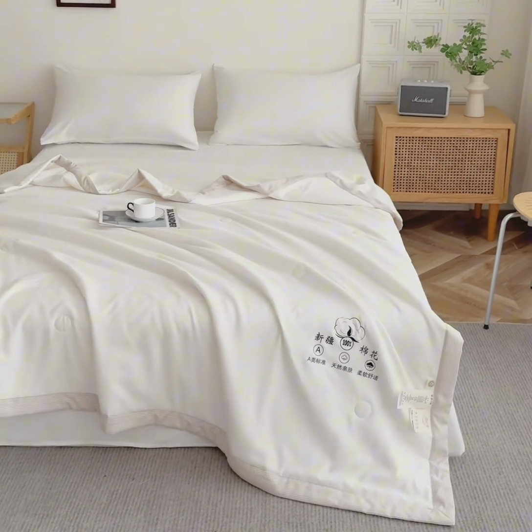 91家纺网 家纺一手货源 找家纺 帕芬鸟家纺 2025新款亲肤棉花夏被 白咖条
