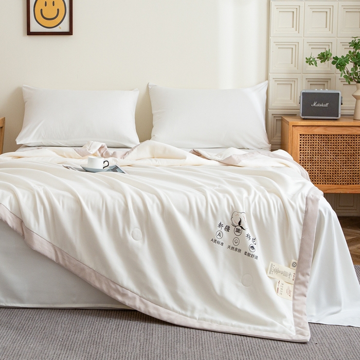 91家纺网 家纺一手货源 找家纺 帕芬鸟家纺 2025新款亲肤棉花夏被 白咖条