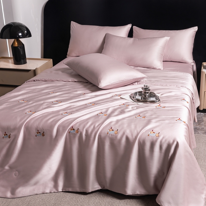 91家纺网 家纺一手货源 找家纺 梦镜家纺 2025新款A类水洗真丝夏被四件套-腊肠狗 腊肠狗紫色