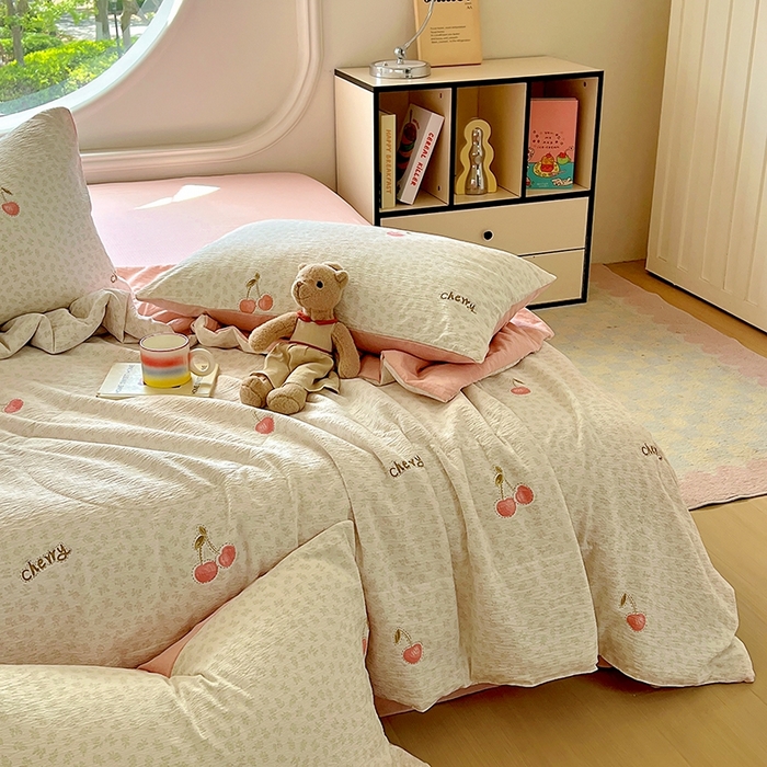 91家纺网 家纺一手货源 找家纺 金梦拉家纺 2025新款A类提花纱布双层纱夏被四件套 夏被-樱桃