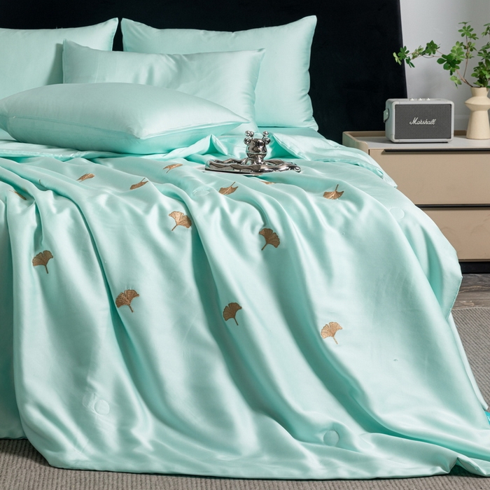 91家纺网 家纺一手货源 找家纺 梦镜家纺 2025新款A类水洗真丝夏被四件套-银树叶 银树叶水绿