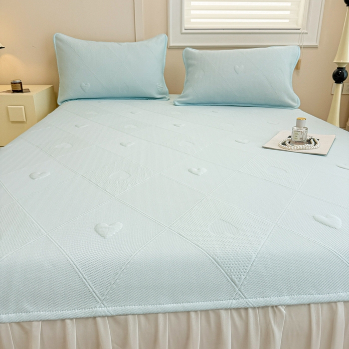 91家纺网 家纺一手货源 找家纺 布卢姆床垫 2025新款A类PE乙纶冰豆豆凉席床裙款 菱格爱心