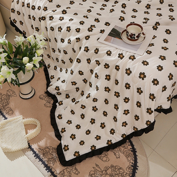 91家纺网 家纺一手货源 找家纺 薇玛仕 2025新款韩版宽边水洗棉大豆夏被赫本风亲肤柔软夏季薄被子 赫本-南薇